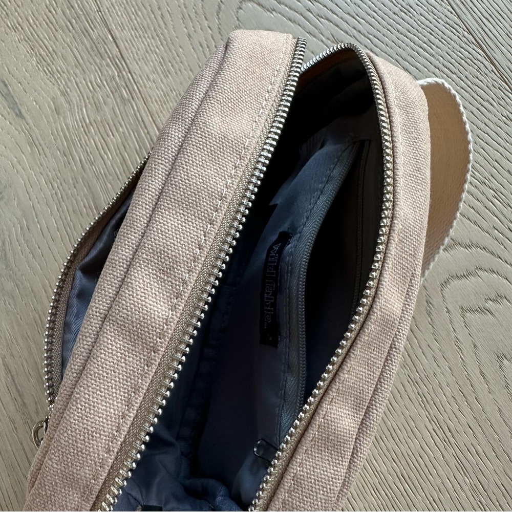 🆕 Nude Tan Fanny Pack, Bum Bag, Crossbody with Cream Strap - Picture 3 of 11